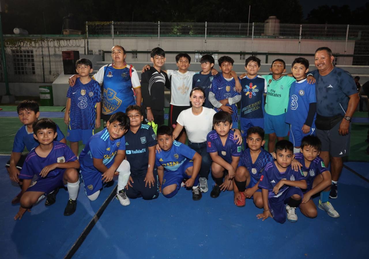 uploads/6/32/01 (600).Jpeg